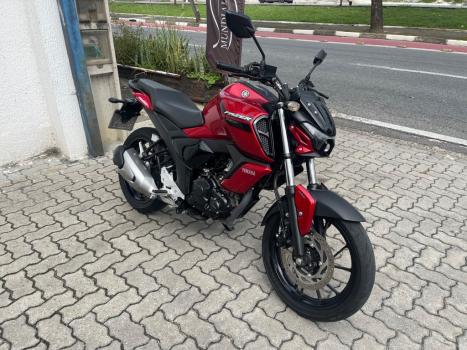 YAMAHA FZ 15 Fazer ABS, Foto 2