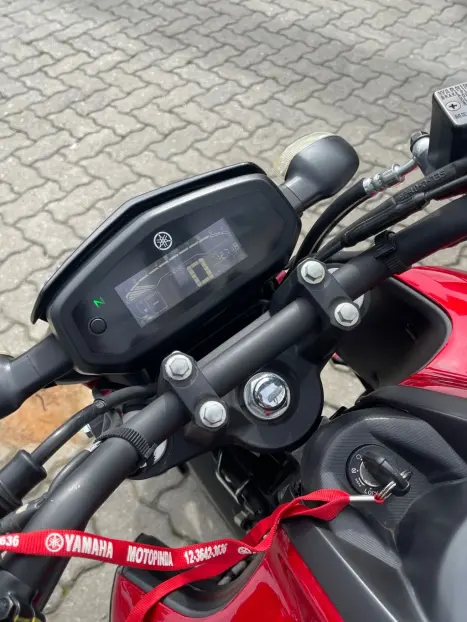 YAMAHA FZ 15 Fazer ABS, Foto 5