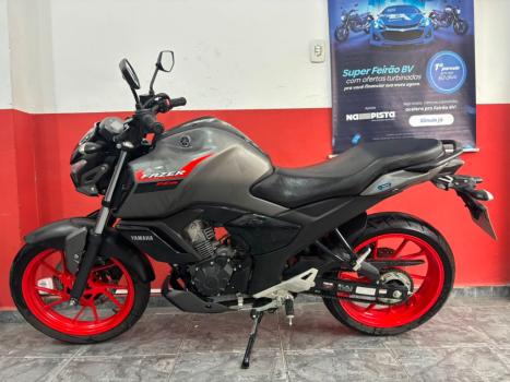 YAMAHA FZ 15 Fazer ABS, Foto 4