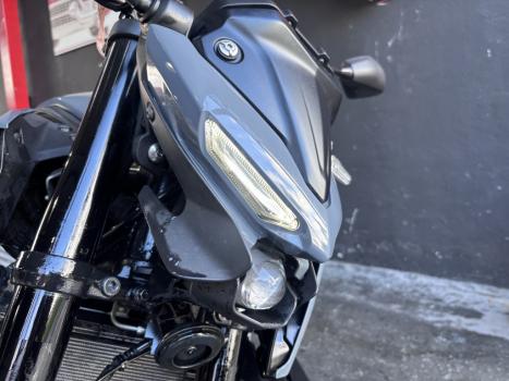 YAMAHA MT-03 300 ABS, Foto 5