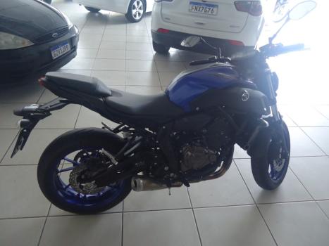 YAMAHA MT-07 700 ABS, Foto 3