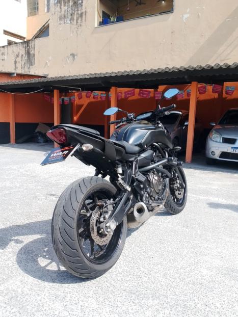 YAMAHA MT-07 700 ABS, Foto 4
