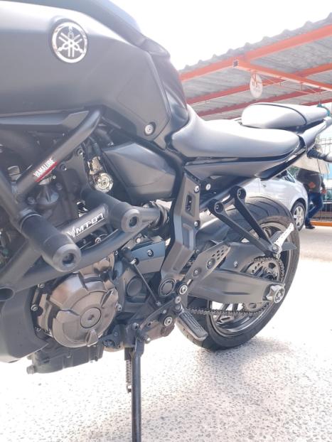 YAMAHA MT-07 700 ABS, Foto 12