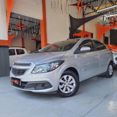 CHEVROLET Onix Hatch 1.4 4P FLEX LT, Foto 4