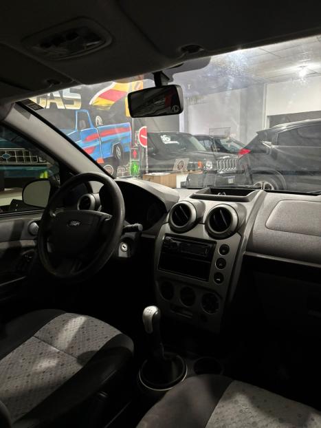 FORD Fiesta Hatch 1.6, Foto 8