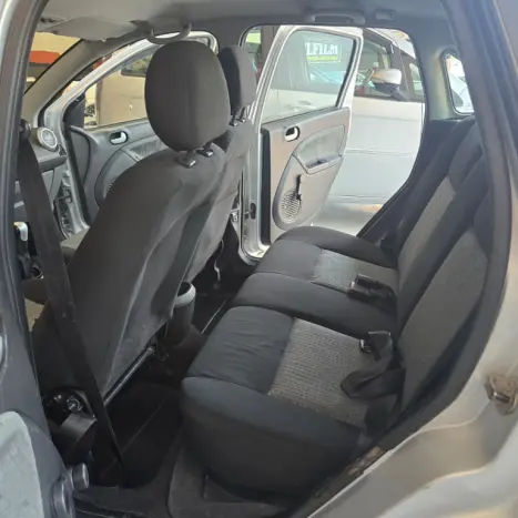 FORD Fiesta Sedan 1.6 4P ROCAM FLEX, Foto 8