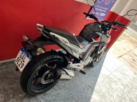 HONDA CB 250 F Twister FLEXONE, Foto 2