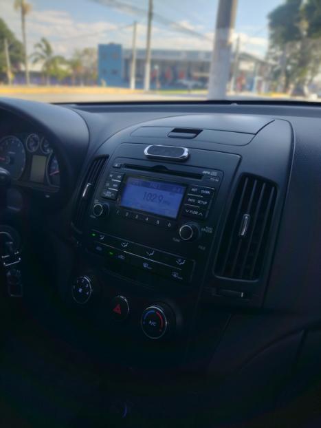 HYUNDAI I30 2.0 16V 4P, Foto 6
