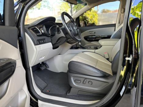 KIA Carnival 3.3 V6 4P EX, Foto 15