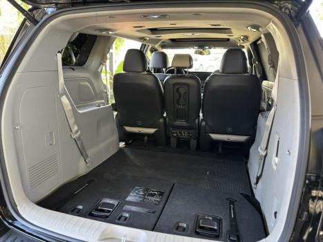 KIA Carnival 3.3 V6 4P EX, Foto 23