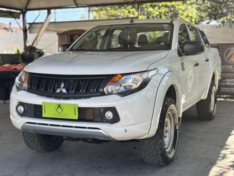 MITSUBISHI L 200 Triton 2.4 16V SPORT GL CABINE DUPLA TURBO DIESEL, Foto 2