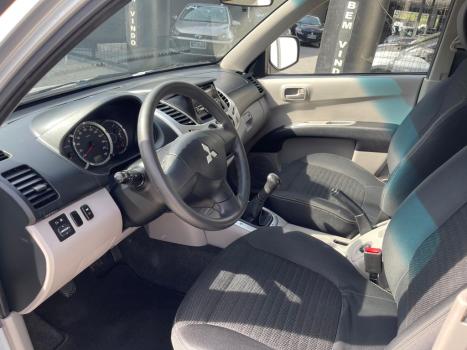 MITSUBISHI L 200 Triton 2.4 16V FLEX HLS CABINE DUPLA, Foto 4