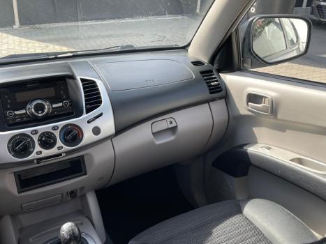 MITSUBISHI L 200 Triton 2.4 16V FLEX HLS CABINE DUPLA, Foto 8