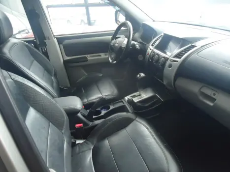 MITSUBISHI Pajero Dakar 3.2 16V 4P HPE 4X4  7 LUGARES TURBO INTECOOLER DIESEL AUTOMTICO, Foto 5