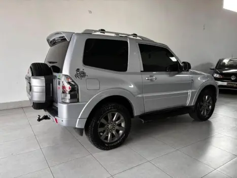 MITSUBISHI Pajero Full 3.8 V6 24V HPE 4X4 AUTOMTICO, Foto 4