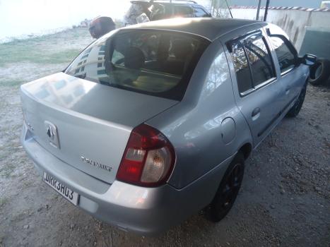 RENAULT Clio Sedan 1.0 16V 4P, Foto 6