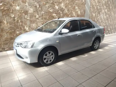 TOYOTA Etios Sedan 1.5 16V 4P FLEX XS, Foto 2