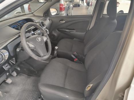 TOYOTA Etios Sedan 1.5 16V 4P FLEX X, Foto 2