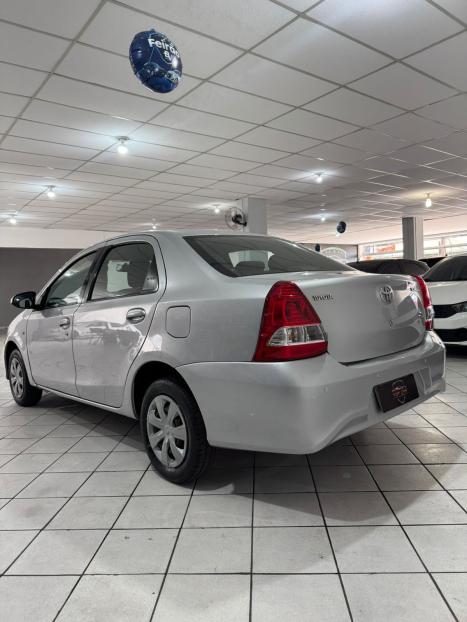 TOYOTA Etios Sedan 1.5 16V 4P FLEX X AUTOMTICO, Foto 3
