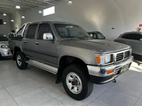 TOYOTA Hilux Caminhonete 2.8 4P 4X4 DIESEL CABINE DUPLA, Foto 2