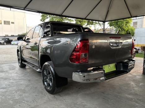 TOYOTA Hilux Caminhonete 2.8 16V 4P SR 4X4 DIESEL CABINE DUPLA AUTOMTICO, Foto 4