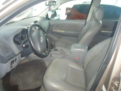 TOYOTA Hilux Caminhonete 3.0 4P 4X4 SRV TURBO DIESEL CABINE DUPLA AUTOMTICO, Foto 3