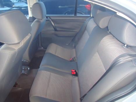 VOLKSWAGEN Polo Sedan 1.6 4P CONFORTLINE, Foto 4