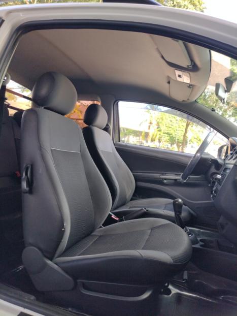 VOLKSWAGEN Saveiro 1.6 G7 ROBUST CABINE DUPLA FLEX, Foto 8