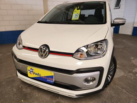 VOLKSWAGEN UP 1.0 12V 4P TSI FLEX RED, Foto 2