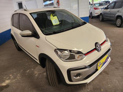 VOLKSWAGEN UP 1.0 12V 4P TSI FLEX RED, Foto 10