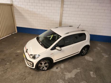 VOLKSWAGEN UP 1.0 12V 4P TSI FLEX RED, Foto 11