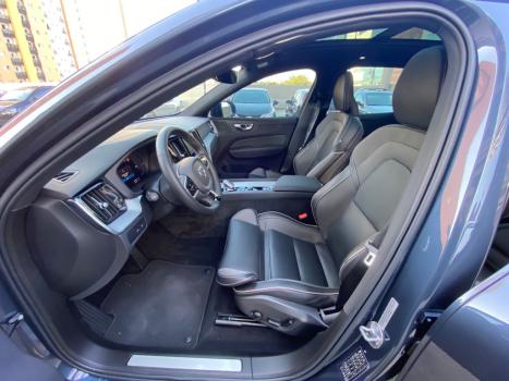 VOLVO XC60 2.0 16V 4P FLEX T8 RECHARGE HBRIDO ULTIMATE DARK AWD TURBO GEARTRONIC AUTOMTICO, Foto 3