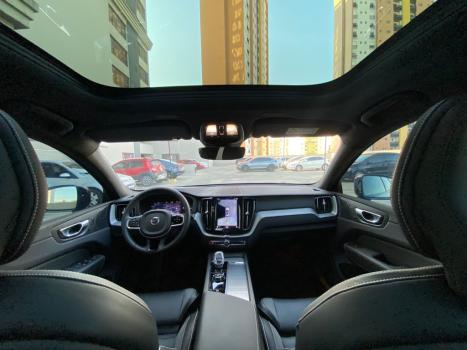 VOLVO XC60 2.0 16V 4P FLEX T8 RECHARGE HBRIDO ULTIMATE DARK AWD TURBO GEARTRONIC AUTOMTICO, Foto 5