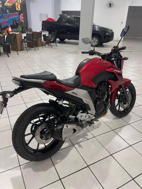 YAMAHA Fazer 600 S, Foto 4