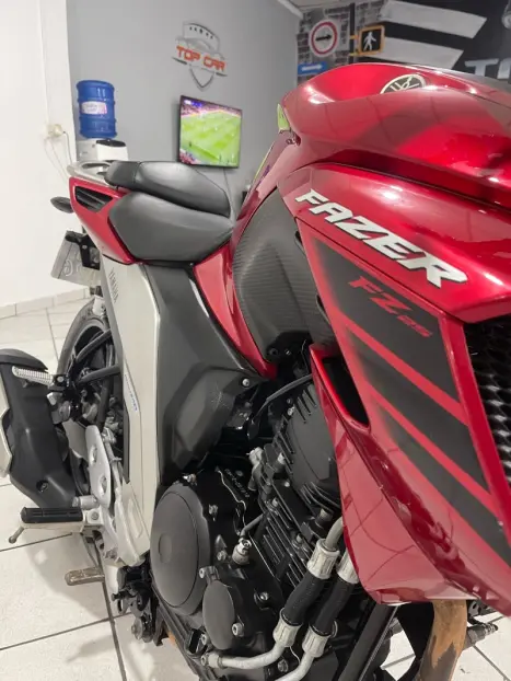YAMAHA Fazer 600 S, Foto 5