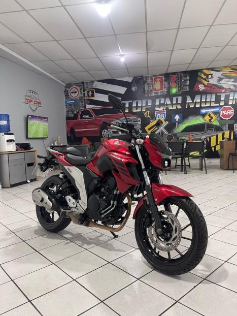 YAMAHA Fazer 600 S, Foto 2