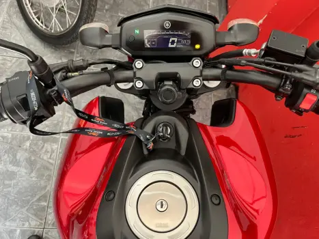 YAMAHA FZ 15 Fazer ABS, Foto 3