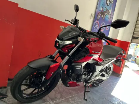 YAMAHA FZ 15 Fazer ABS, Foto 5