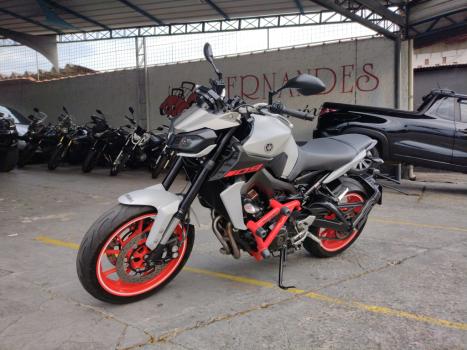 YAMAHA MT-09 850 ABS, Foto 1