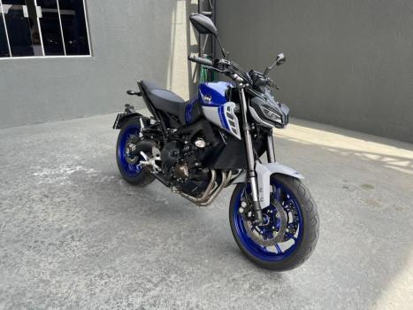 YAMAHA MT-09 850 ABS, Foto 2