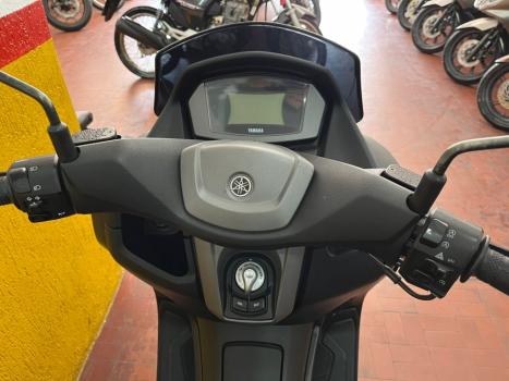 YAMAHA Xmax 160 , Foto 2