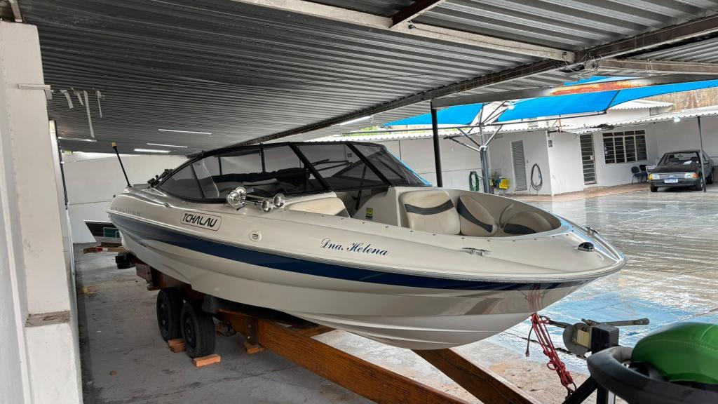 BAYLINER 215