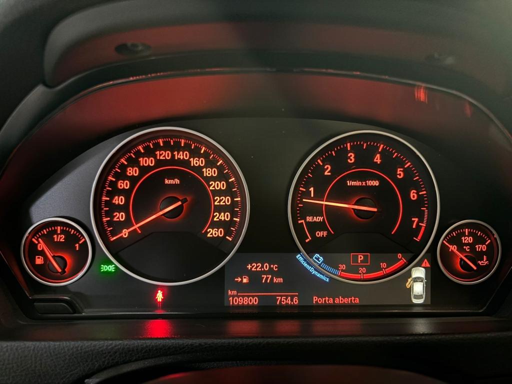 BMW 320I - Foto