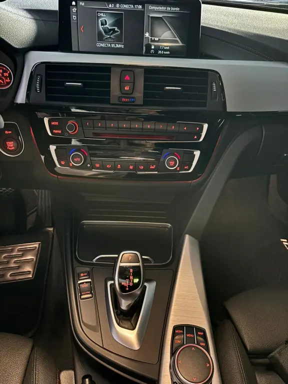 BMW 320I - Foto