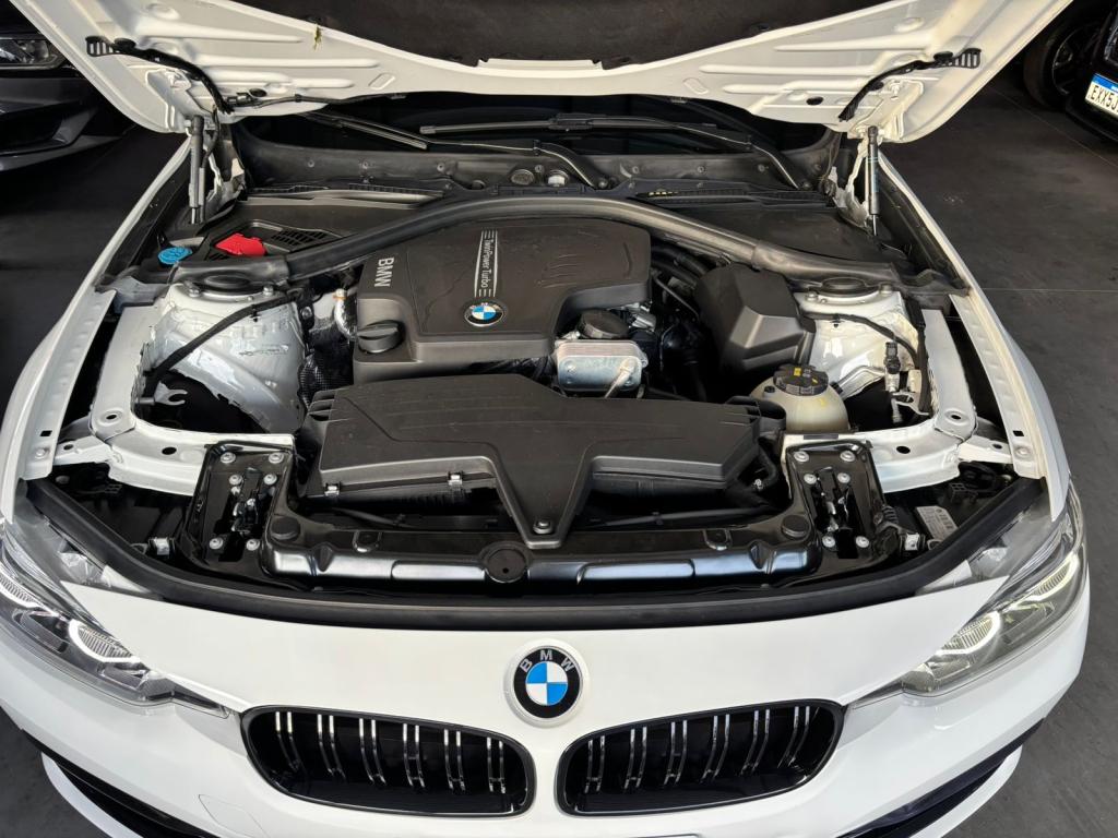 BMW 320I - Foto