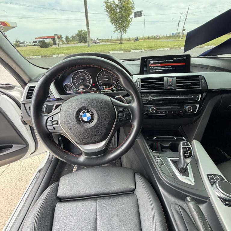 BMW 320I - Foto