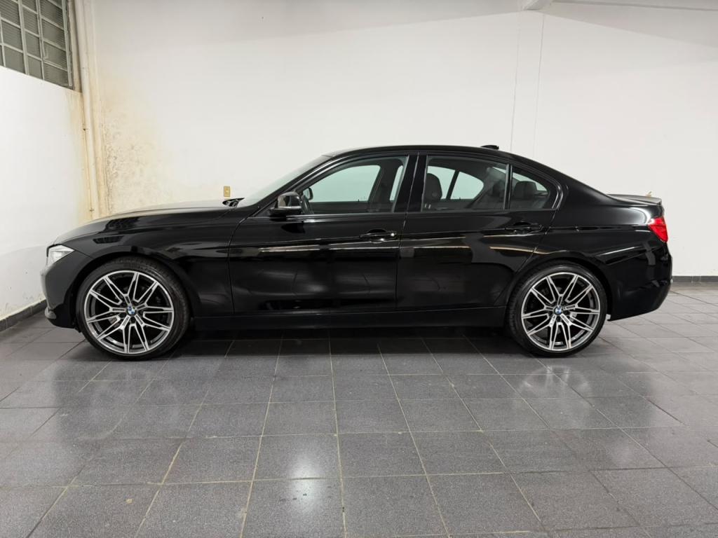 BMW 320I - Foto