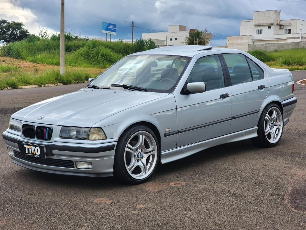 BMW 328I - Foto