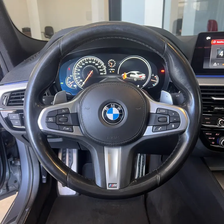 BMW 530I - Miniatura