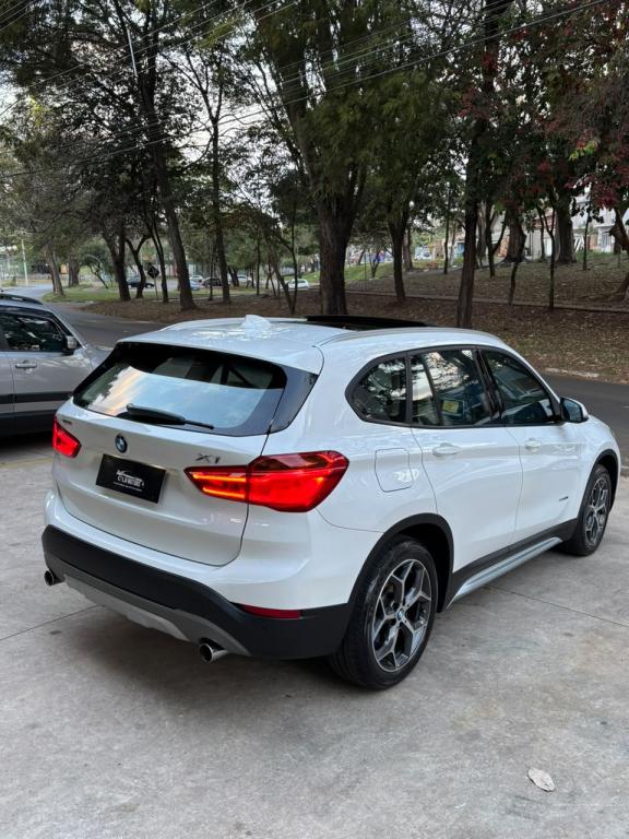 BMW X1 - Foto